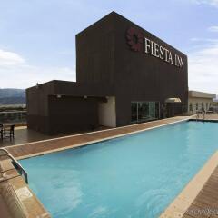 Отель Fiesta Inn Monterrey Fundidora бассейн