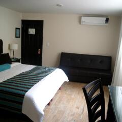Country Hotel and Suites сейф в номере