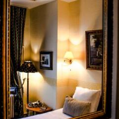 Отель Guest House Huyze Die Maene сейф в номере
