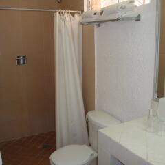 Sands Acapulco Hotel & Bungalows ванная
