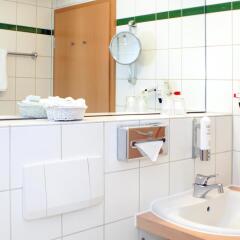 Отель Best Western Macrander Hotel Dresden Германия, Дрезден - отзывы, цены и фото номеров - забронировать отель Best Western Macrander Hotel Dresden онлайн ванная фото 2