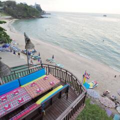 Отель Birds & Bees Resort пляж фото 2