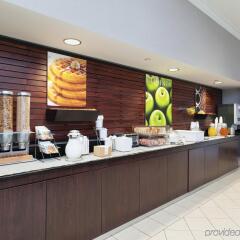 Отель La Quinta Inn & Suites Dallas North Central питание