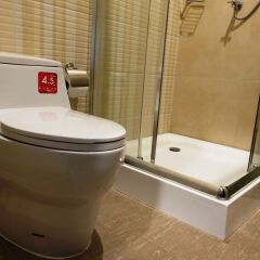 Hom Hostel & Cooking Club Бангкок ванная