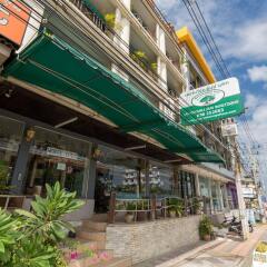 Отель Seven Oak Inn городской автобус