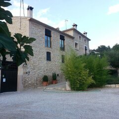 Отель Casa Rural La Alquería del Pilar Баньерес-де-Мариола парковка