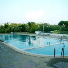 Town In Town Hotel Pattaya Паттайя бассейн