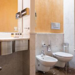 Отель UNA Hotel Tocq Италия, Милан - отзывы, цены и фото номеров - забронировать отель UNA Hotel Tocq онлайн ванная