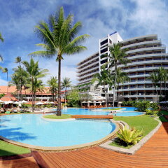 Patong Beach Hotel пляж