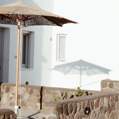 Отель Alafropetra Luxury Suites Греция, Остров Санторини - отзывы, цены и фото номеров - забронировать отель Alafropetra Luxury Suites онлайн балкон