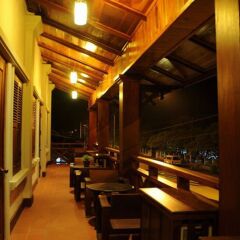 Отель Pangkham Lodge гостиничный бар