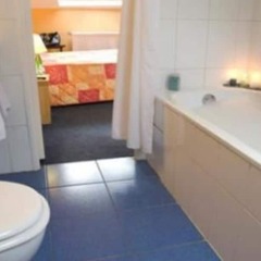 Отель Grand Hotel du Calvados Франция, Париж - 4 отзыва об отеле, цены и фото номеров - забронировать отель Grand Hotel du Calvados онлайн ванная фото 2
