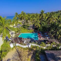 Отель Amara Ocean Resort бассейн