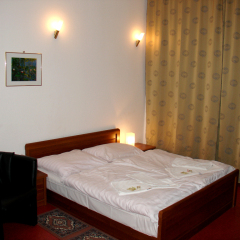 Hotel Amelie Berlin сейф в номере