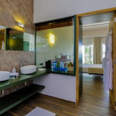 Cocoon Maldives - All Inclusive in Ookolhufinolhu, Maldives from 736$, photos, reviews - zenhotels.com bathroom