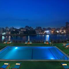 Отель Hilton Cairo World Trade Center Residences бассейн фото 2