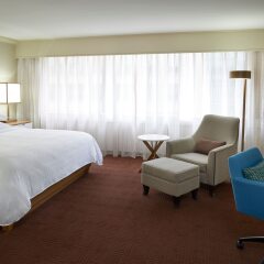 Отель Sheraton Ottawa Hotel Канада, Оттава - отзывы, цены и фото номеров - забронировать отель Sheraton Ottawa Hotel онлайн комната для гостей фото 2