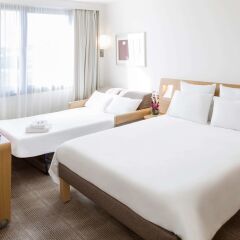 Отель Novotel Berlin Am Tiergarten Hotel Германия, Берлин - 2 отзыва об отеле, цены и фото номеров - забронировать отель Novotel Berlin Am Tiergarten Hotel онлайн комната для гостей фото 2