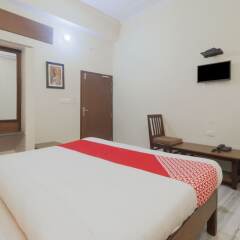 OYO 24535 Hotel Payas удобства в номере фото 2