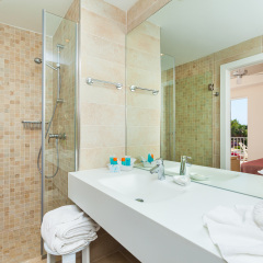 Valentín Park Club Hotel & Apartamentos ванная