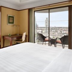 Отель Shangri-La Bangkok Таиланд, Бангкок - отзывы, цены и фото номеров - забронировать отель Shangri-La Bangkok онлайн балкон