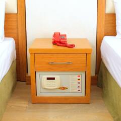 Hotel Buyuk Paris сейф в номере