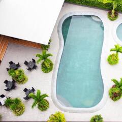 Отель Golden Tulip Essential Pattaya бассейн