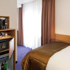 Отель Mercure Stoller Цюрих сейф в номере