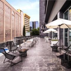Отель ILUNION Atrium Испания, Мадрид - 3 отзыва об отеле, цены и фото номеров - забронировать отель ILUNION Atrium онлайн балкон