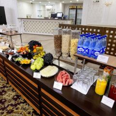 Отель Golden Dragon ApartHotel Кыргызстан, Бишкек - 1 отзыв об отеле, цены и фото номеров - забронировать отель Golden Dragon ApartHotel онлайн питание фото 3