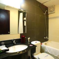 Отель Hue Serene Shining Hotel & Spa Вьетнам, Хюэ - отзывы, цены и фото номеров - забронировать отель Hue Serene Shining Hotel & Spa онлайн ванная