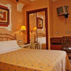 Отель Hostal Victoria III комната для гостей фото 3