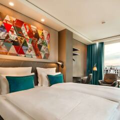 Отель Motel One Frankfurt-Römer комната для гостей фото 4