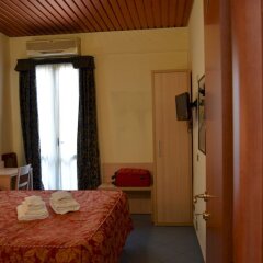 Hotel Nizza сейф в номере
