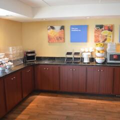 Comfort Inn in Bangor, United States of America from 192$, photos, reviews - zenhotels.com meals