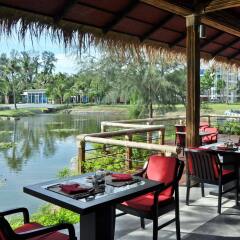 Отель Splash Beach Resort