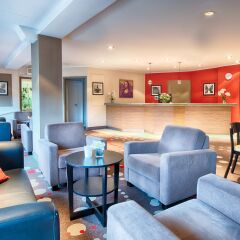 Отель Leonardo Inn Airport Hamburg Гамбург гостиничный бар
