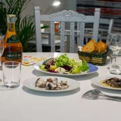Отель Acropolis Guest House by the Museum питание