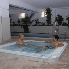 Hotel Armadams бассейн