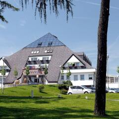 Отель Lazensky Hotel Pyramida I Чехия, Франтишкови-Лазне - отзывы, цены и фото номеров - забронировать отель Lazensky Hotel Pyramida I онлайн