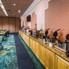 Отель Comfort Inn and Suites Resort Cocoa Beach США, Какао-Бич - отзывы, цены и фото номеров - забронировать отель Comfort Inn and Suites Resort Cocoa Beach онлайн питание фото 3