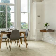 Отель Spacious 1BR Period Apartment Hampstead Великобритания, Лондон - отзывы, цены и фото номеров - забронировать отель Spacious 1BR Period Apartment Hampstead онлайн комната для гостей фото 4