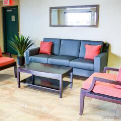 Отель Comfort Inn And Suites Near Universal Studios Лос-Анджелес комната для гостей фото 2