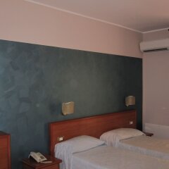 Hotel Continental Поццалло сейф в номере