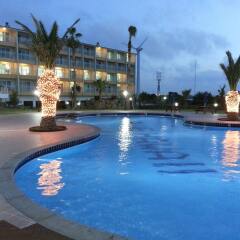 Отель Blue Hawaii Resort бассейн