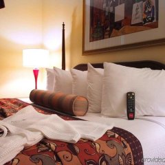 Embassy Suites Hotel Baton Rouge in Baton Rouge, United States of America from 211$, photos, reviews - zenhotels.com guestroom