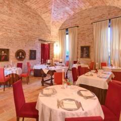 Отель Palazzo Carradori Монтефано питание