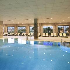 Novum Garden Side Hotel бассейн
