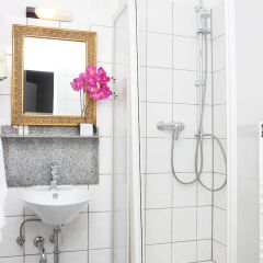 Отель Lux Hotel Германия, Дюссельдорф - отзывы, цены и фото номеров - забронировать отель Lux Hotel онлайн ванная фото 2