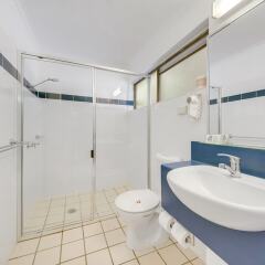 Отель MAS Country Gladstone Palms Motor Inn ванная фото 2